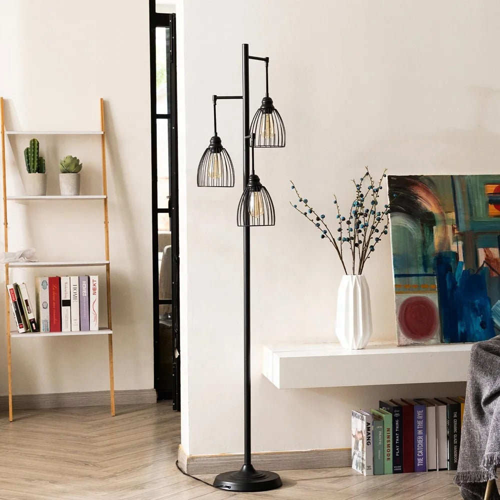 Industrialna czarna lampa podłogowa z trzema kloszami w formie metalowej klatki