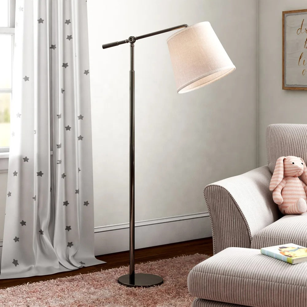 Regulowana nowoczesna lampa podłogowa z materiałowym kloszem